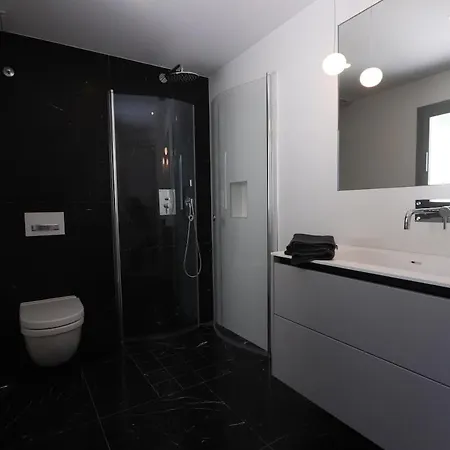 Finca Vista 6 Bedrooms Modern Villa In Marbella