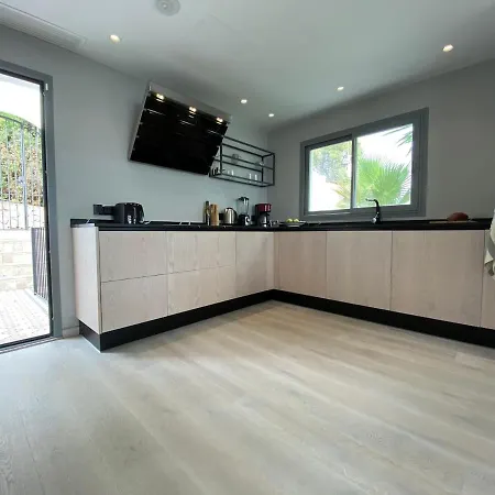 Apartment Finca Vista 6 Bedrooms Modern Villa In Marbella